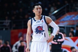 媒体人：山东男篮近期状态明显不佳 首发五人居然没人得分超过7分