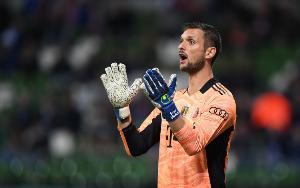 记者：拜仁今日训练人员基本齐整，只差卡尔、乌尔赖希、戴伯尔