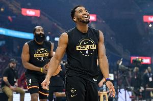 米切尔：我和哈登非常相似 他话不多但他的发声非常关键