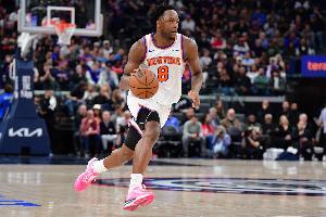 季后赛首轮G1尼克斯迎战老鹰 阿努诺比不在伤病名单可以打