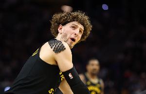 上来就犯罪！波杰姆斯基首节6投1中仅得2分2板1断 出现2次失误