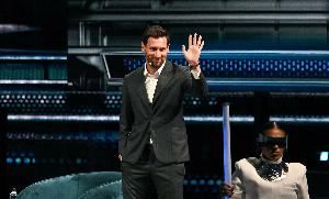 马卡：梅西计划全面接管科内利亚，目标是大力推动青训发展