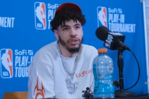 【完整版】三球：无缘季后赛很痛 希望明年不用再打附加赛了