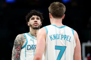 陷入单打独斗！黄蜂全场仅17次助攻&魔术多达27次赢10次