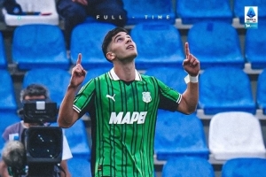 意甲-恩佐拉传射，帕斯头球吊射 科莫客场1-2不敌萨索洛仍居第5位