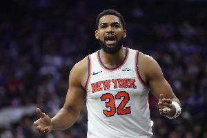 给点力啊！唐斯没手感半场6投1中得6分4板3助 有4次失误&正负值-5