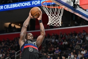 杜伦：教练希望我更有侵略性 我提升了控球和篮下终结