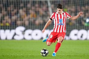 六台记者：马竞更衣室支持阿尔瓦雷斯，大家知道他的重要性