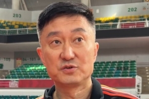 杜锋：我们目前很困难 徐杰身体不适 大外援需要等他到位
