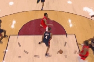 努力追赶！斯科蒂·巴恩斯送不看人妙传 博伊尔斯轻松打中